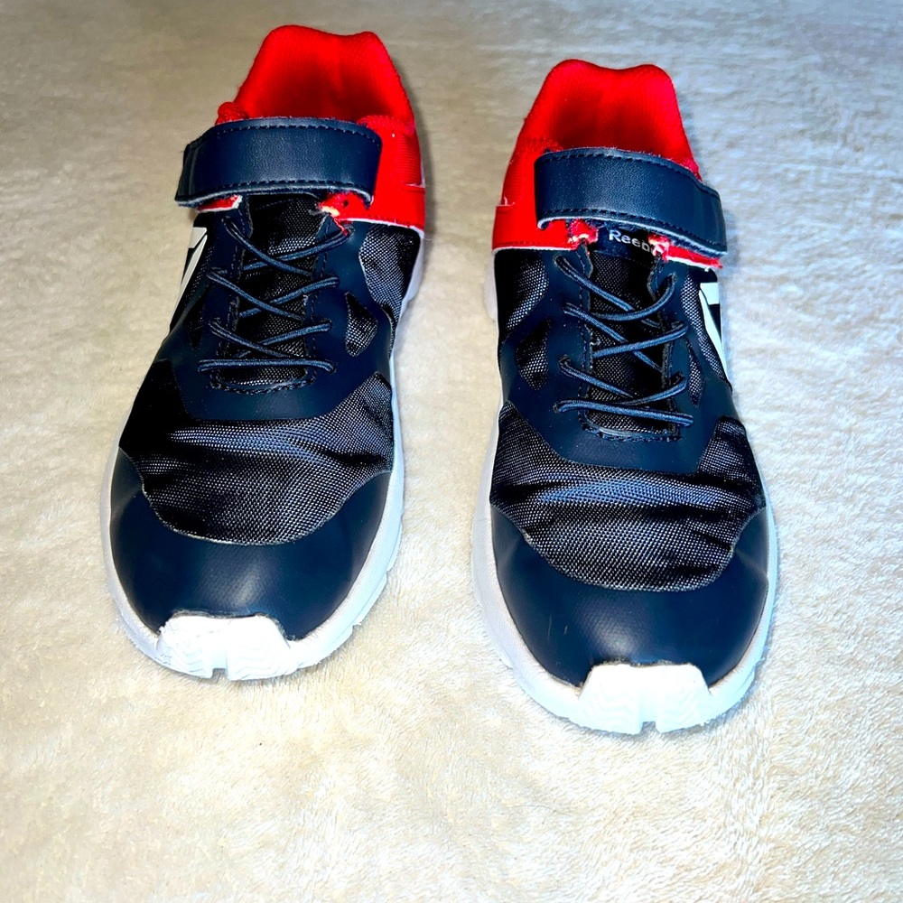Reebok kid shoes size 2
